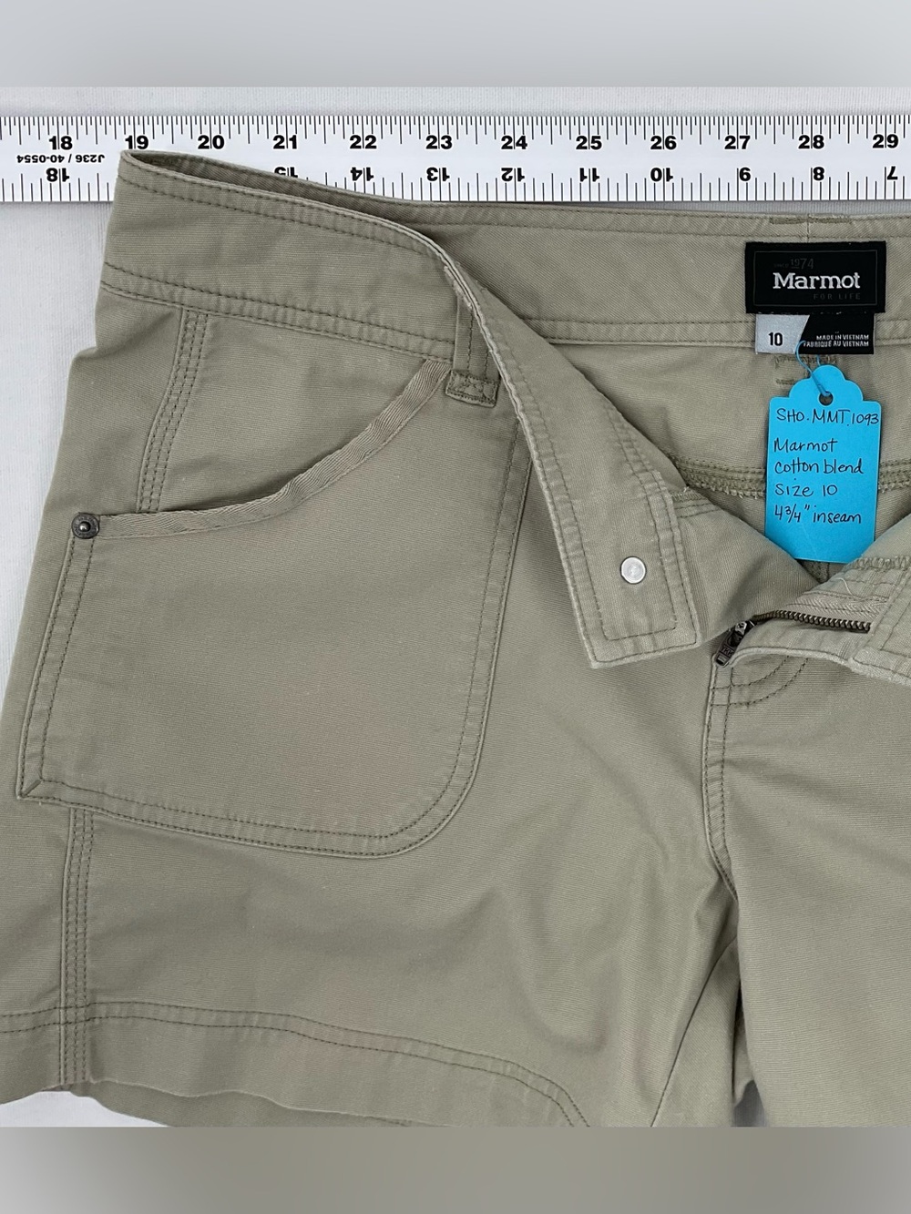 Marmot Women's Light Khaki Outdoor Stretch Shorts
